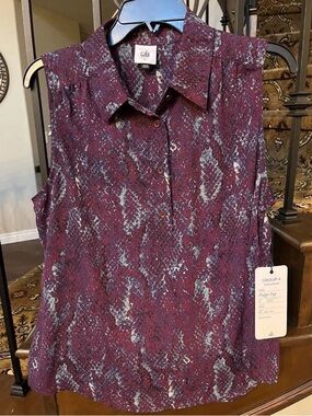 cabi #4937 Paige Top. NWT. Size Medium. 100% polyester. Retails $89
